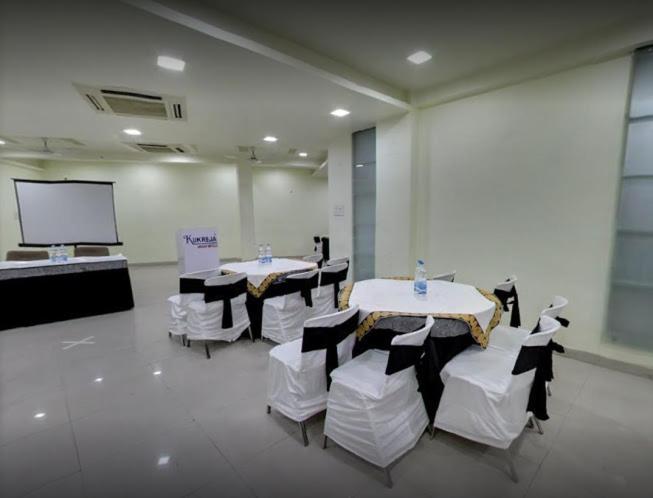 Hotel Mandakini Plaza Kanpur Exterior photo