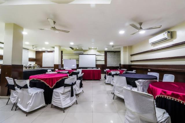 Hotel Mandakini Plaza Kanpur Exterior photo