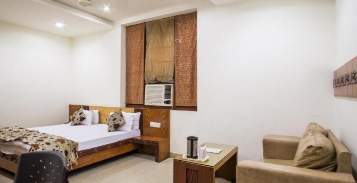 Hotel Mandakini Plaza Kanpur Exterior photo