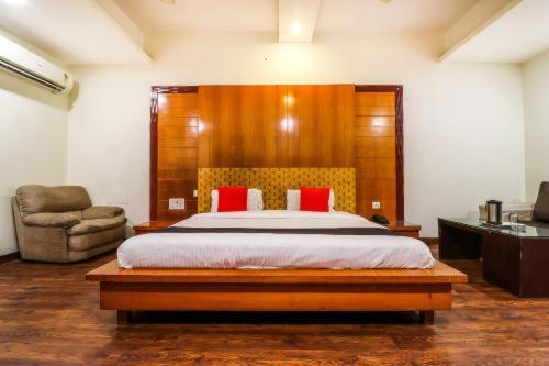 Hotel Mandakini Plaza Kanpur Exterior photo