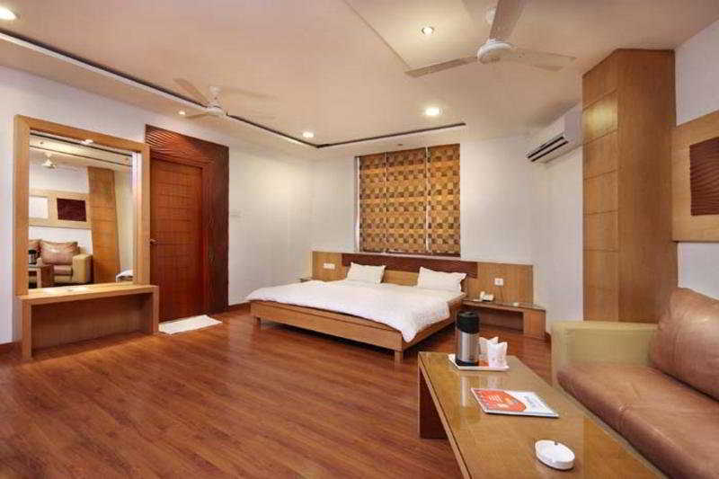 Hotel Mandakini Plaza Kanpur Room photo