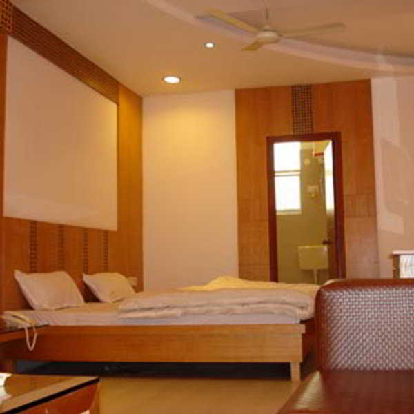 Hotel Mandakini Plaza Kanpur Exterior photo